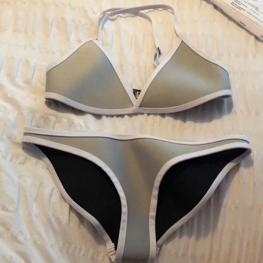 Hoaka bikini in LYLY
